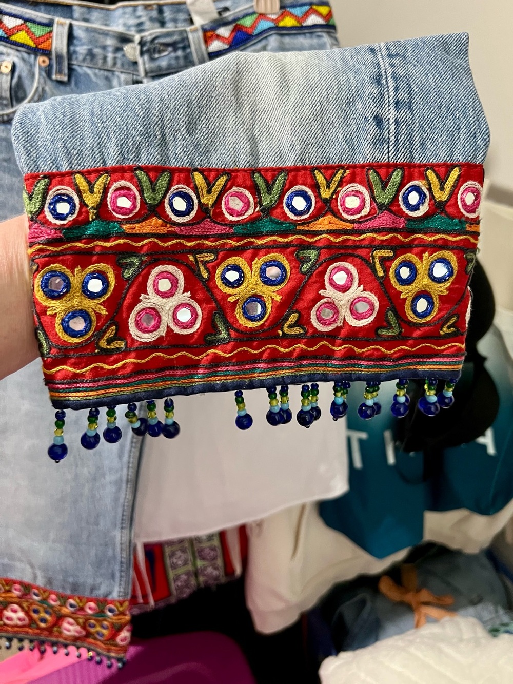 Vintage Buzz 18 Embellished Cropped 501 Levi’s Tribal Boho Style - Picture 7 of 16